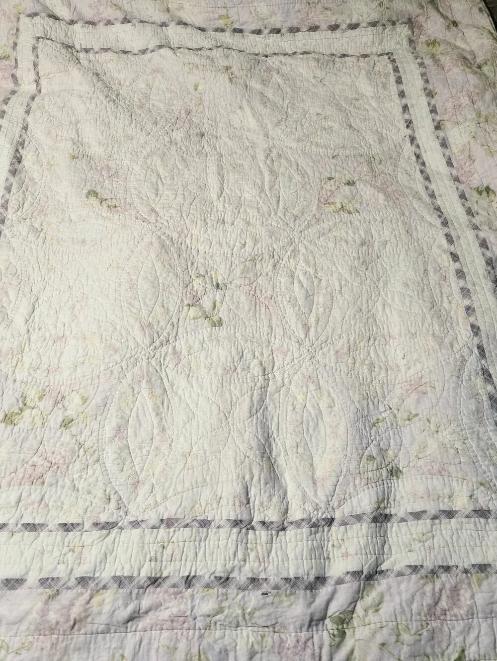 Rachel Ashwell Treasures Shabby Chic Pastel Floral Quilt White & Pink Twin Full